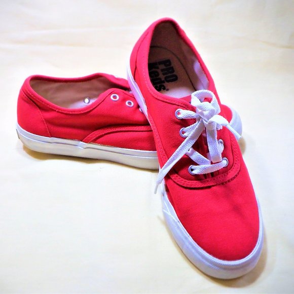Next to New ~~~ PRO KEDS Athletic Shoes ~~~ 8 - Picture 2 of 3